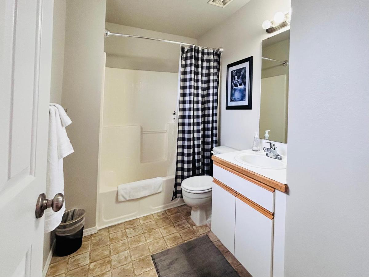 The Getaway Se Boise Condo Across The Street From Greenbelt, Bown Crossing And Boise River 3Bd 3Bath, 4 Beds! Lovely, Homey, Dining Table Seats 6 מראה חיצוני תמונה